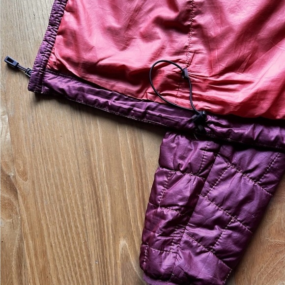 Patagonia Women's Burgundy Puffer Jacket medium - Picture 7 of 8